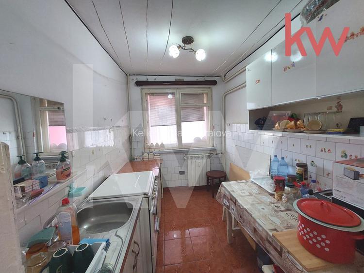 Apartament 3 camere decomandat • Sărari • vedere panoramică - 9