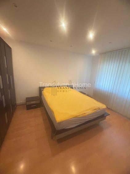 Apartament 4 camere, decomandat - 3