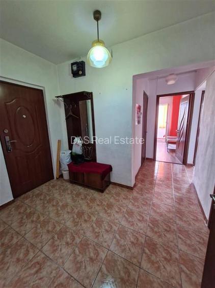 Apartament 3 camere | Calea Vitan - Rm. Valcea |  Bloc 1981 - 9