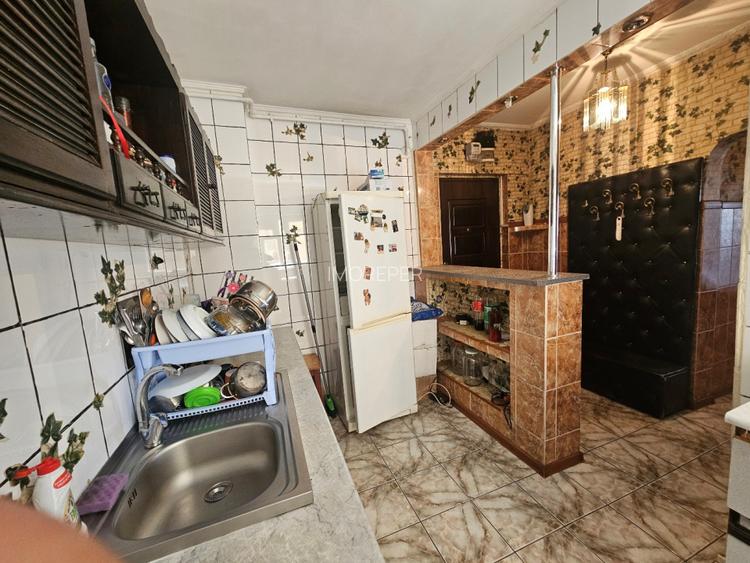 Vanzare Apartament 3 camere, Brancoveanu intersectie cu Nitu Vasile - 7