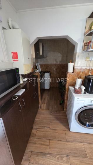 Casa de vanzare cu 3 camere - Zona Soarelui - 9