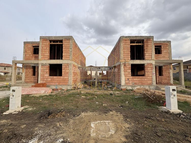 Duplex despărțit prin garaj cu 4 camere | Mosnita Noua | Moteletul - 2