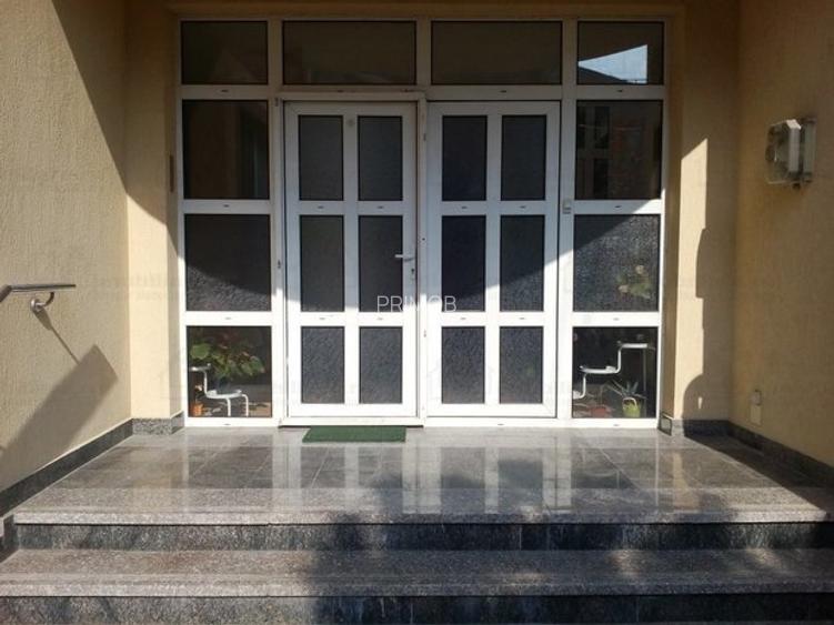 Izbiceni-Damaroaia-Casa Presei,P+E+M,zona verde,aerisita,casa luminoasa,6 camere - 7