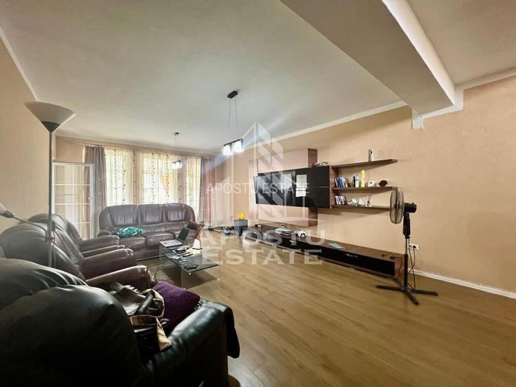 Jumatate de duplex cu 6 camere in Mosnita Noua, la asfalt, cu garaj - 2