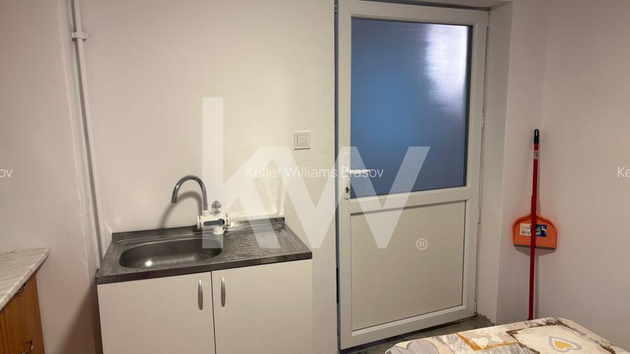 De inchiriat, apartament la casa, cu 3 camere, pretabil pentru afacere! - 9