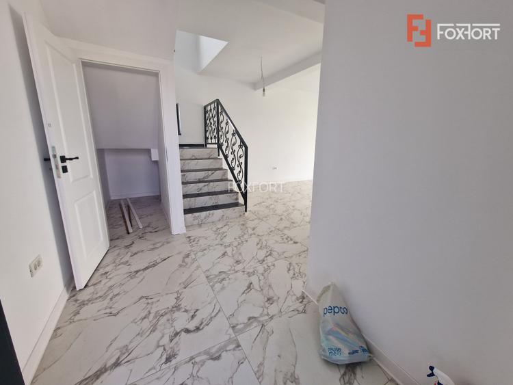 Duplex de vanzare cu 3 camere si teren de 309 mp - Recas - 3