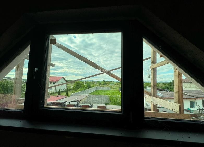 Vand casa moderna la gri - spatiu generos, materiale premium - 13