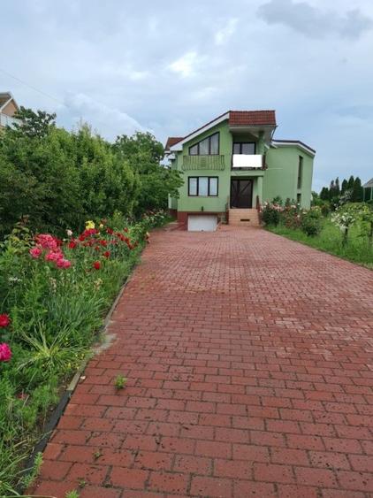 Casa individuala, 325 mp, teren 6475 mp, Vetis, Satu Mare!