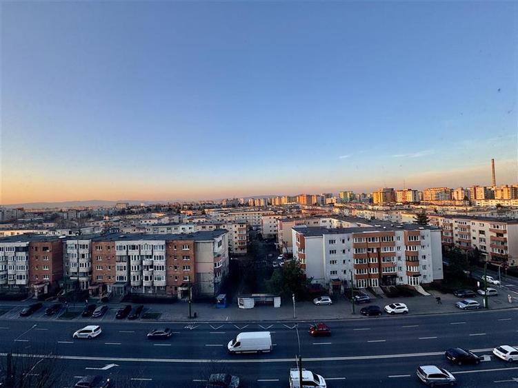 Apartament 3 camere decomandat de vanzare | Zona Judetean