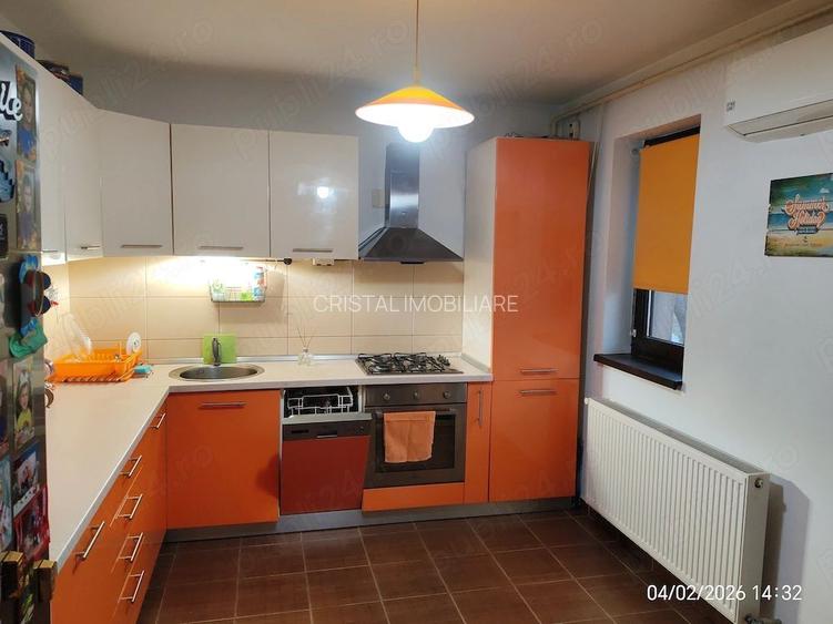 Apartament 3 camere bloc nou, 2 bai, parcare, centrala, 10 min metrou - 10