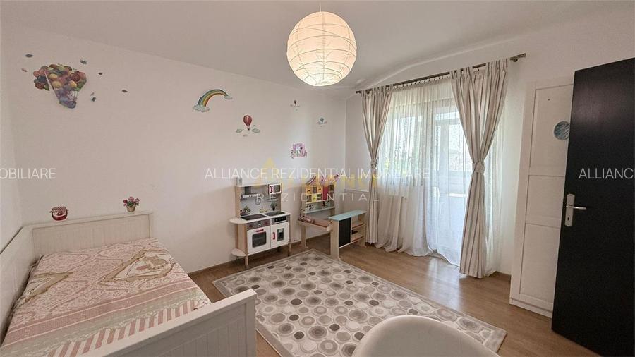 Duplex - 4 camere - 2 bai - 350mp teren - 9