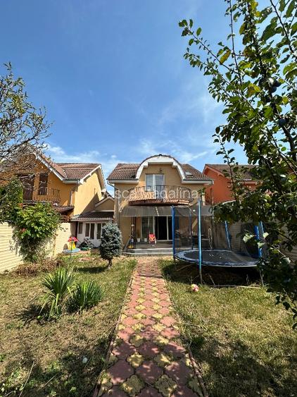 Casa situată în spatele primăriei aproape de centru  - 11