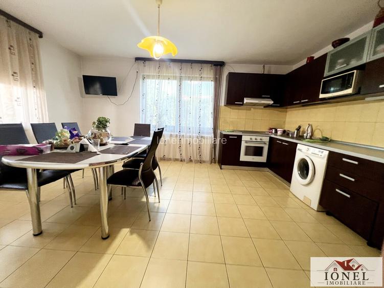 Vila de vanzare in Sebes - pretabila pentru doua familii - 5