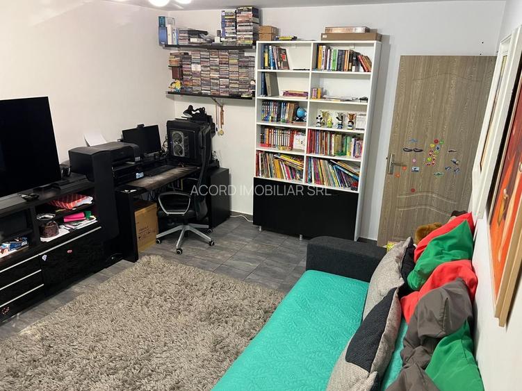 Apartament 3 camere decomandat- zona Tomis 3 - 2