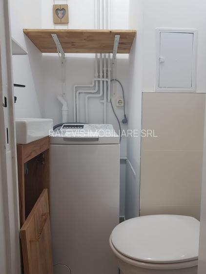Apartament 3 camere, 2 bai, proaspat renovat, ultracentral, etaj 2, 945 euro - 17