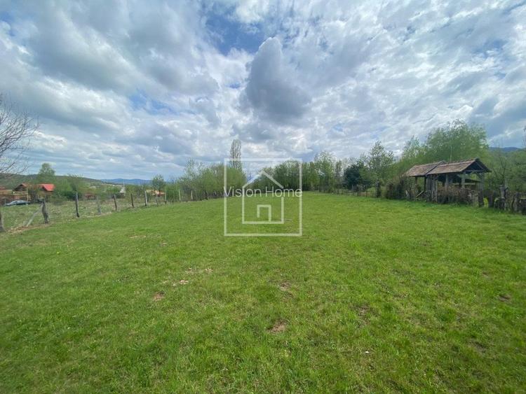 Teren 1200 mp intravilan, deschidere 35 m, utilitati si view munti - 2