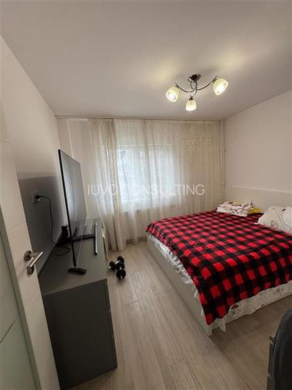 Vanzare Apartament 3 camere Semidecomandat Bld. Obregia - 10