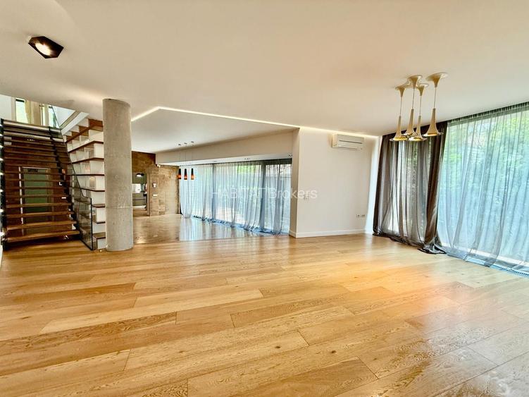 Refined Luxury Residence | Exclusive Villa with Private Spa - 2