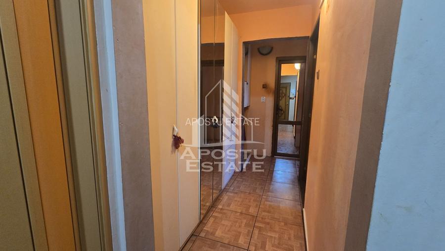 Apartament cu 3 camere, centrala proprie, etaj 3, zona Lipovei - 8