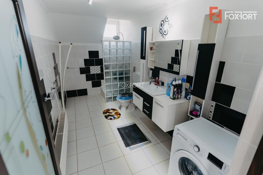 Casa individuala cu 8 camere si lac cu pesti, teren 4424 mp - Jebel - 27