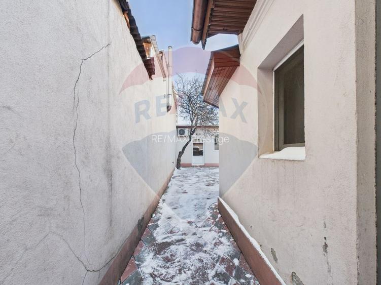 Casă cu două corpuri, ideală pentru firmă, Vitan - 20