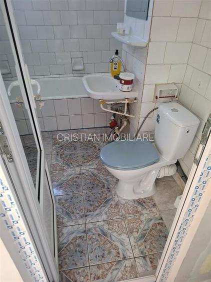 3 camere DECOMANDAT, 67 mp, 2 bai, Viziru 1 - Pistruiatu - 8