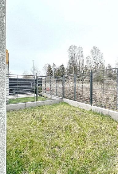 Suprafete Vitrate Mari - 23