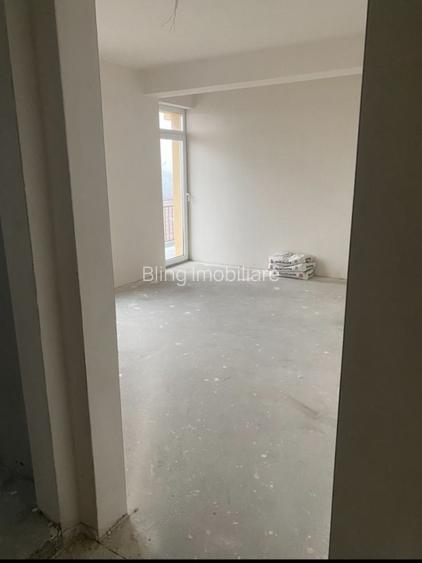 Apartament 66 mp utili +balcon , etaj intermediar , centru Gilau  - 3