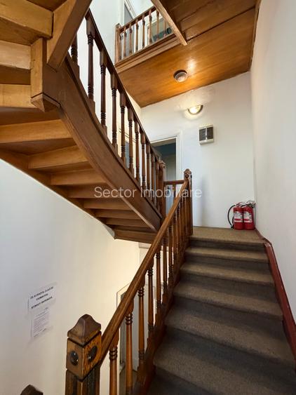 Vilă istorică de vânzare Castel Aura Buzescu Bușteni str. Victoriei nr. 11