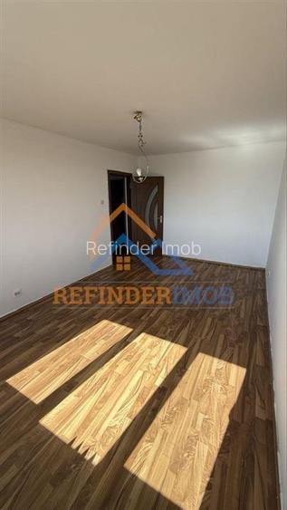 Apartament de vanzare cu 3 camere, zona Trapezului - Metrou 1 Decembrie 1918 - 3