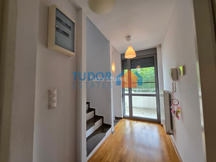 Elegant Multi-Level Home with 4 Bedrooms and Expansive Terraces in Green Lake - 15