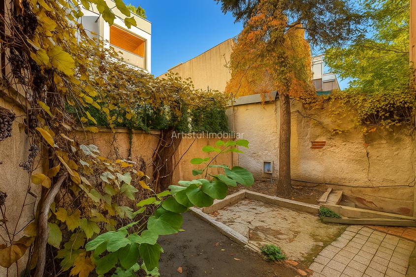 Refugiu interbelic cu 3 camere - 90 mp utili - Curte interioară - 15