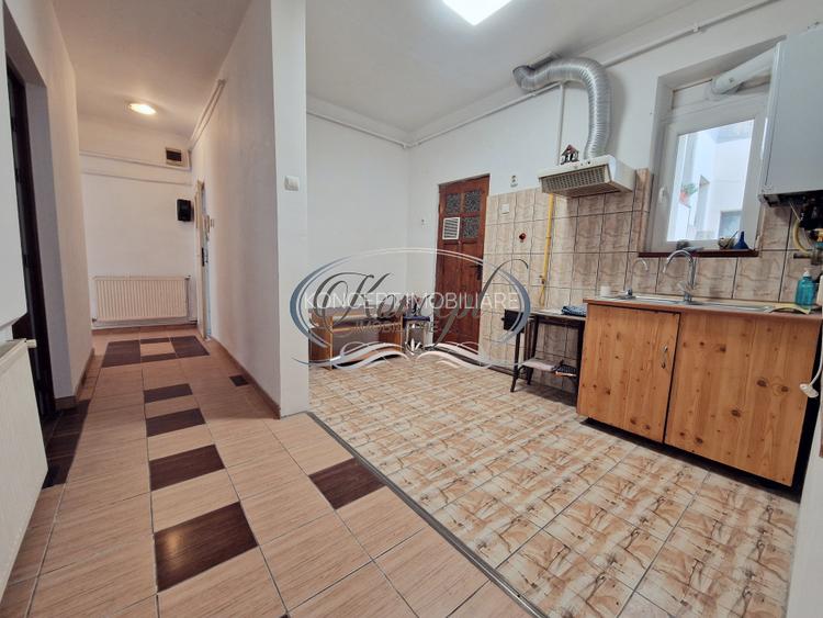 Apartament in imobil interbelic, str. Emil Racovita - 8