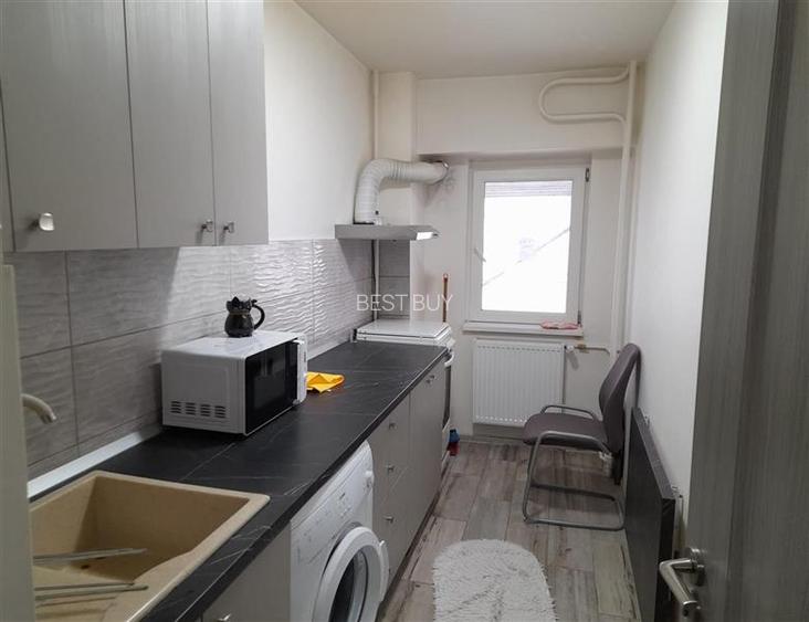 METROU TIMPURI NOI, NERVA TRAIAN, FOISORULUI 42 MP, ETAJ 4/8 BLOC 1993 - 7