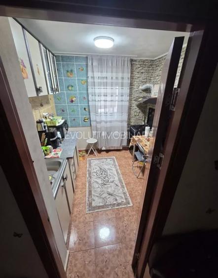 Apartament 2 camere zona dacia- decomandat - 3