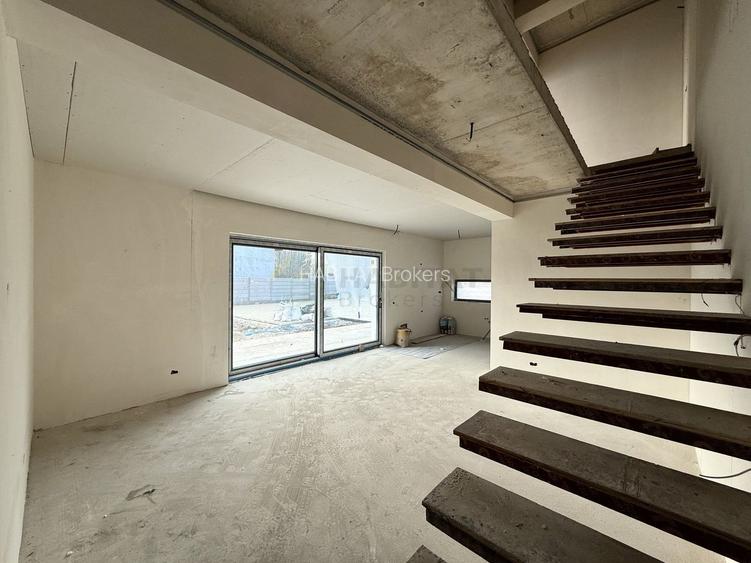 Complex boutique- 2 Vile individuale 6 camere - 18