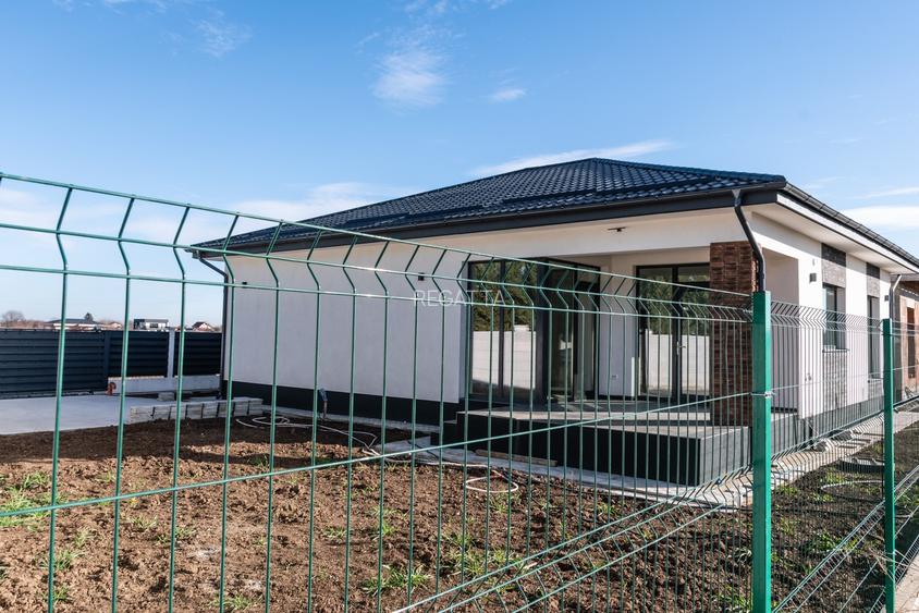 CASA LA ROSU IN COMPLEX DE 20 de CASE INDIVIDUALE in Corbeanca - 19