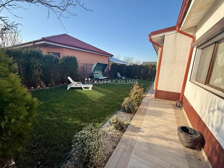 Casa moderna cu 4 camere, garaj 3 masini, curte amenajata – Valu lui Traian - 23