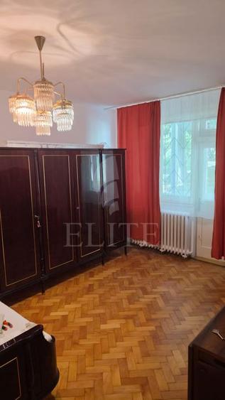 Apartament 2 camere în zona STRAZII MESES