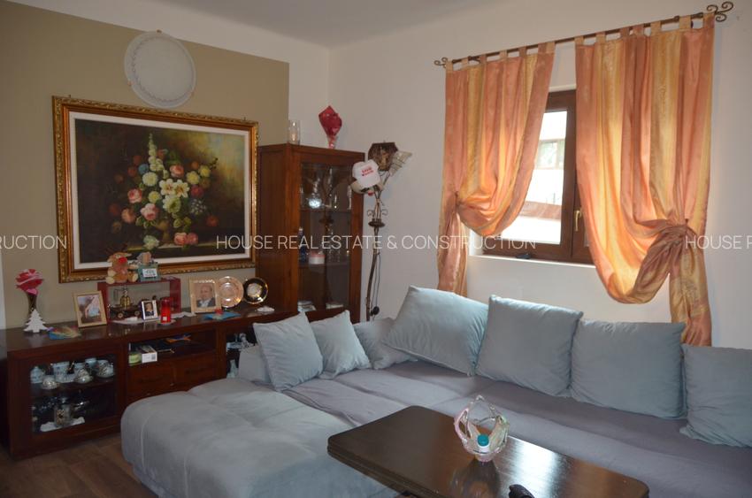 Apartament cu trei camere  in vila  ,Busteni - 3