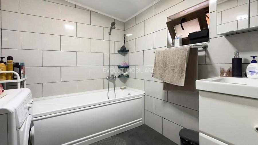 Vila P+M Valu Lui Traian cu 5 camere moderna - 13