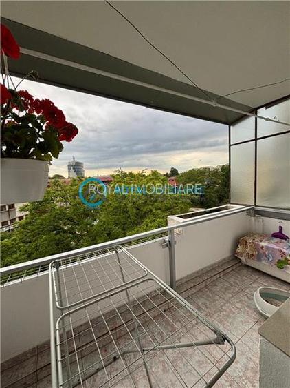 Royal Imobiliare - Vanzare apartament 3 camere zona Democratiei - 11