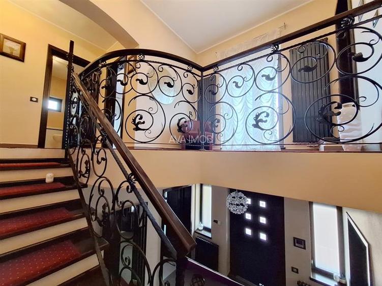 Vila 7 camere ultracentrala – ideala clinica, cabinete sau sediu firma - 15