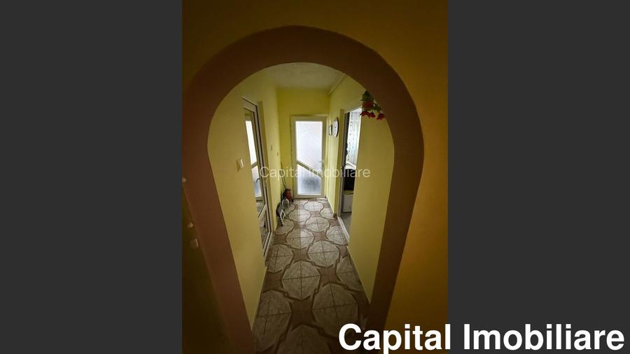 De vânzare apartament 1 cameră decomandat – Micro 14, zona Viaduct - 2