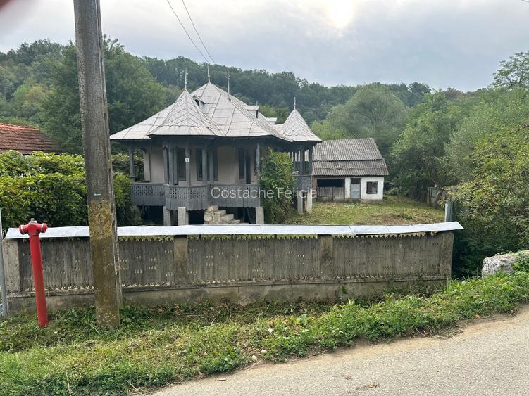 Casă rustică  de vânzare  - 8