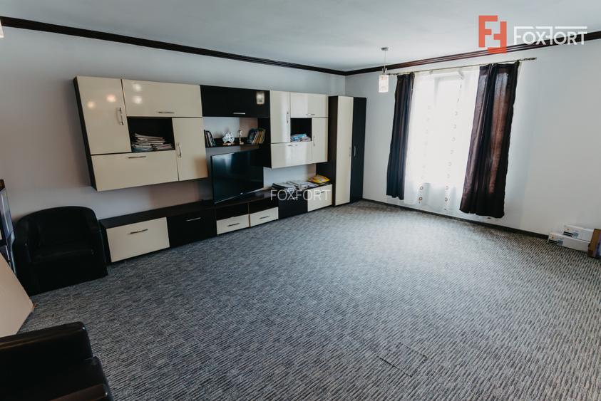 Casa individuala cu 8 camere si lac cu pesti, teren 4424 mp - Jebel - 10