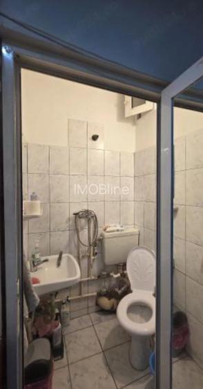 garsonieră zona Far mobilată utilată 22 mp - 2