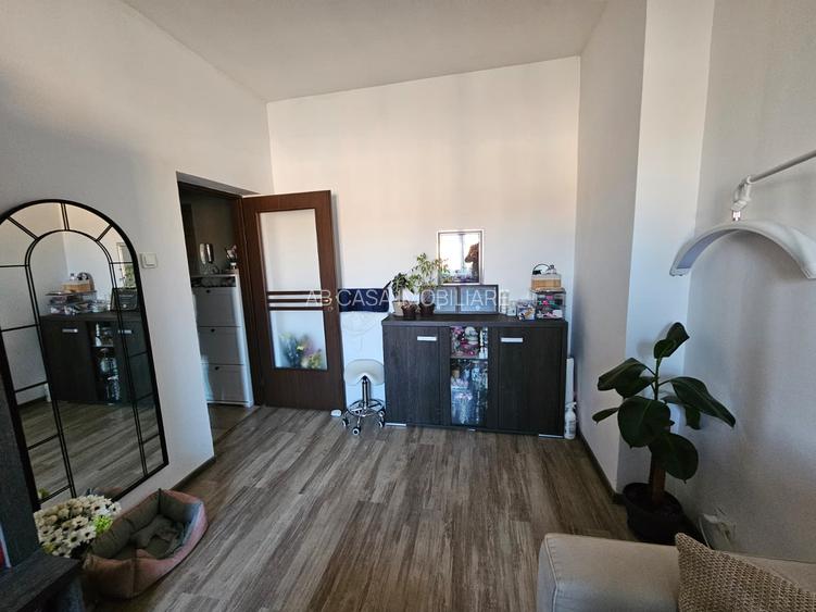 Apartament 2 camere, decomandat, etaj 2 din 2, cu pod, zona Aeroport, comision 0 - 4