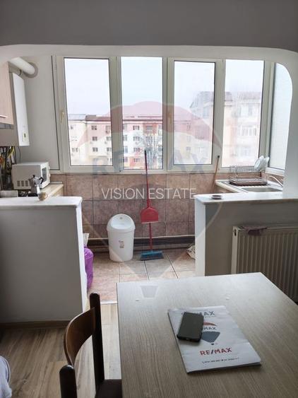 Apartament solid si spatios, 3 Camere, 1 Mai - 8
