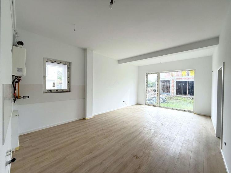 Gradina proprie. Finisaje superioare. Loc de parcare.